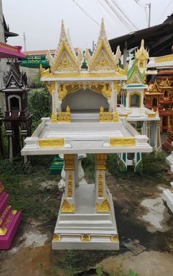 ศาลเจ้าที่แฝดกลาง สวยๆ