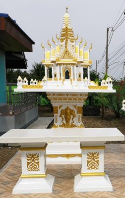ศาลพระภูมิขนาดใหญ่