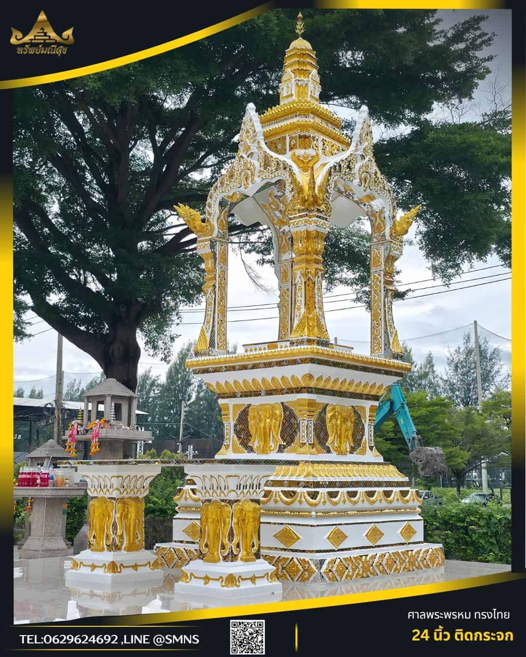 มุมเฉียงศาลพระพรหมทรงไทยเสาช้างเอราวัณ สนามมวยลุมพินี