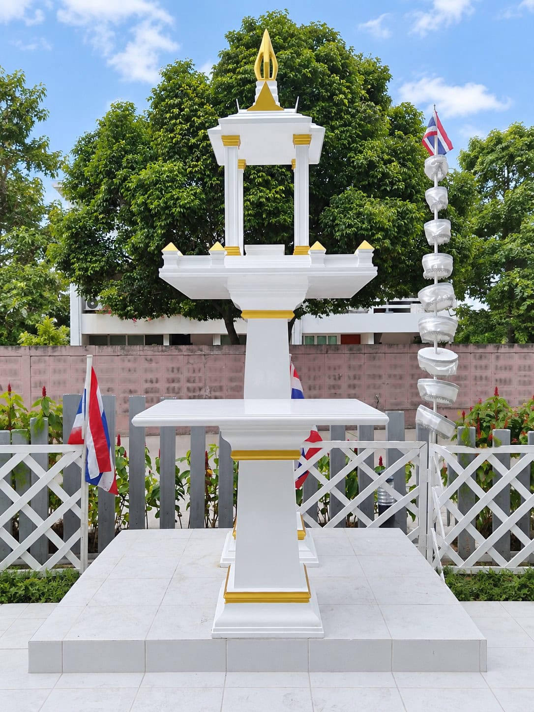 ศาลพระพรหมโมเดิร์น หลังคา 3 มุก PS-0022 รุ่นในภาพขนาด 7 นิ้ว