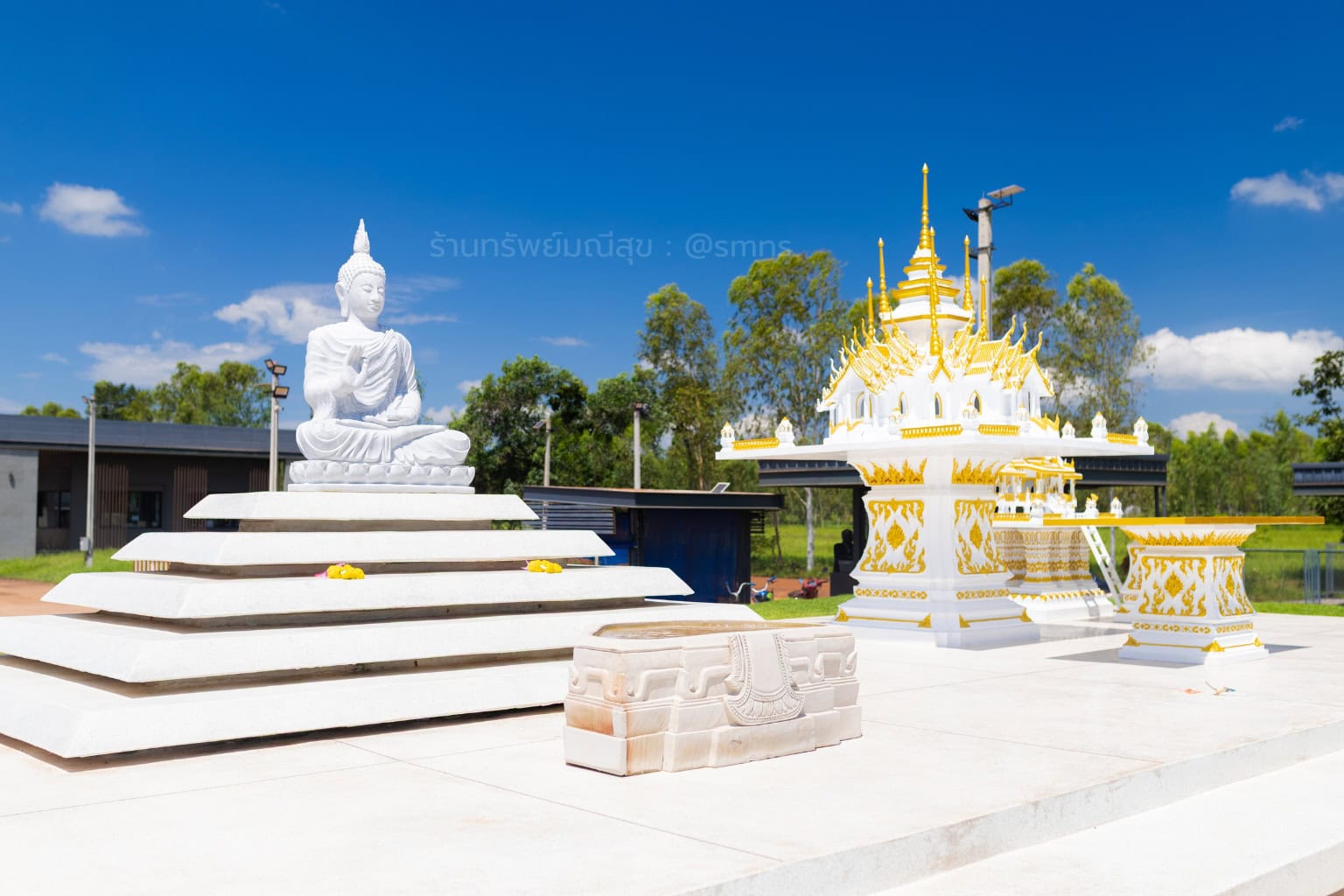 พื้นที่ประดิษฐานพระพุทธรูปและชุดศาล XL-0013 ที่โรงแป้งมันดีไวน์สตาร์ช