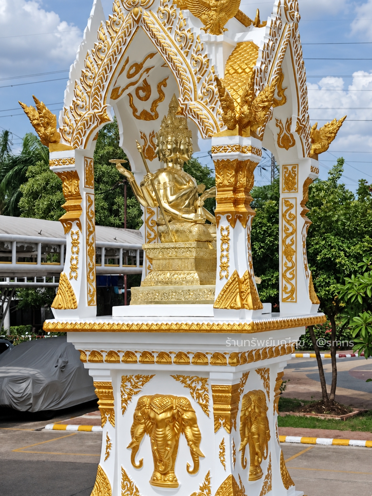 รายละเอียดเสา ลวดลายสีทอง และฐานประดิษฐานองค์พระ ลวดลายเสาและฐานศาลพระพรหม PST-0014 พร้อมองค์พระพรหมสีทอง