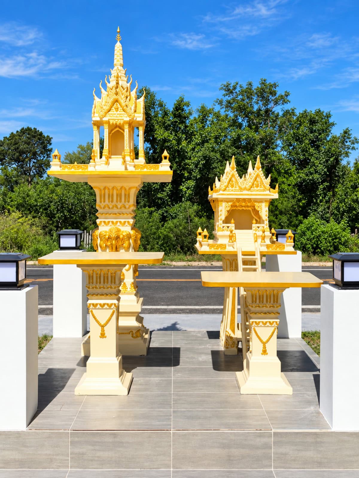 ชุดศาลพระภูมิและศาลตายายทรงไทย