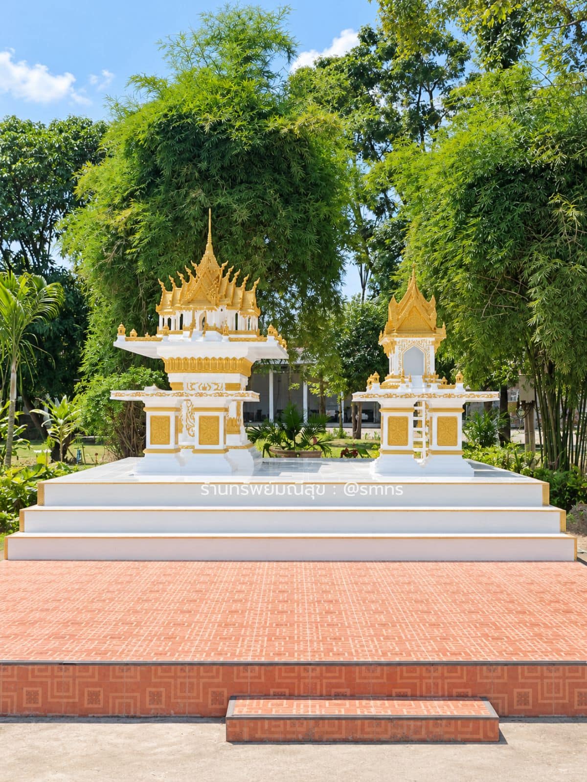 VVIP1-XL-0001 ชุดศาลเรือนเศรษฐีในสวน ชุด VVIP1-XL-0001 ศาลพระภูมิเบญจ 5 ชั้นใหญ่คู่ศาลตายายเรือนเศรษฐี สีขาวทองในสวน
